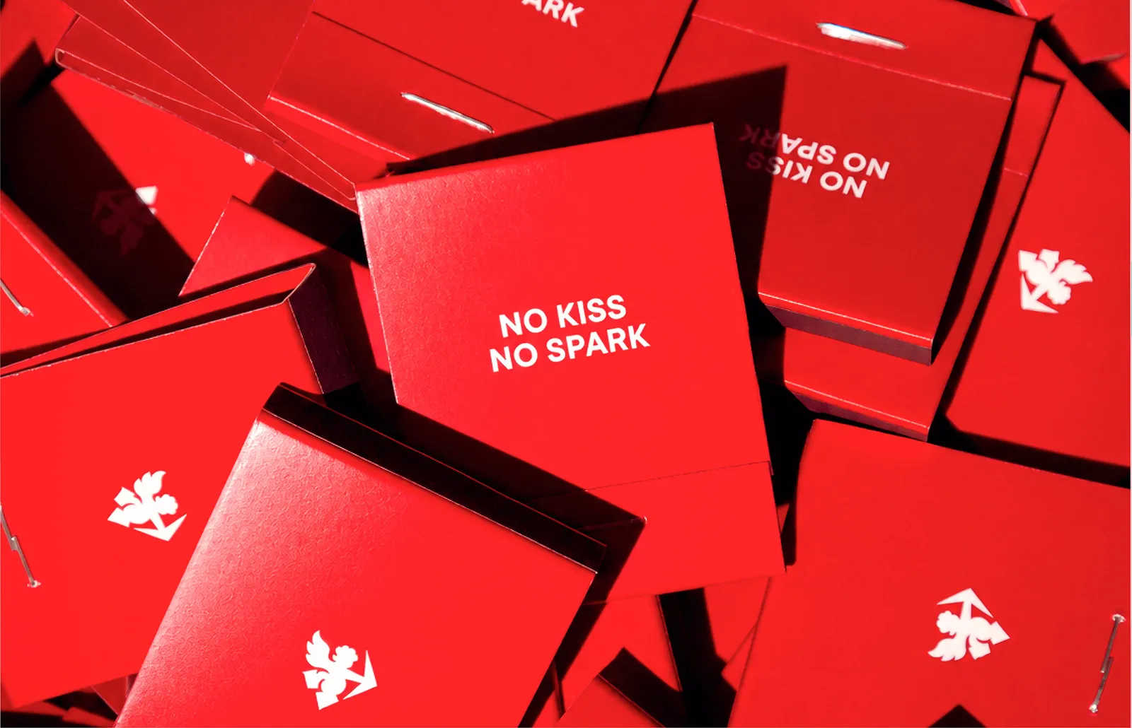 Kiss Branding, matches