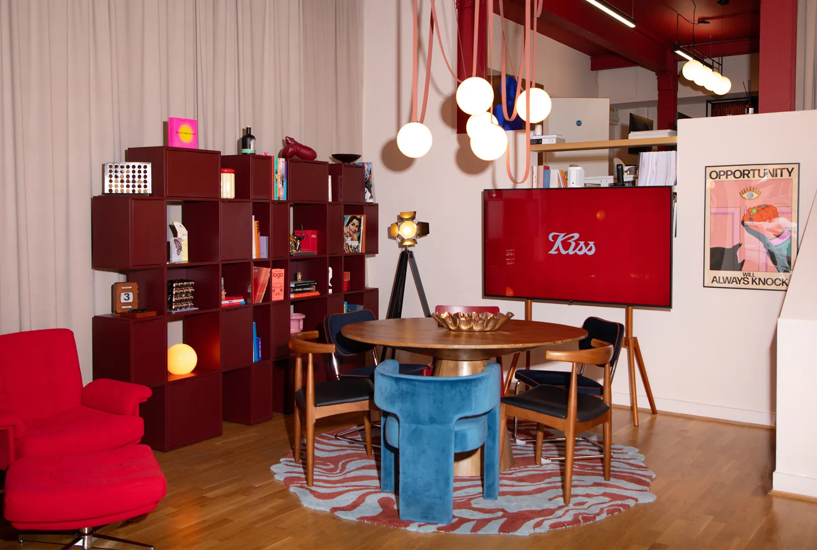 Kiss Branding, office interior