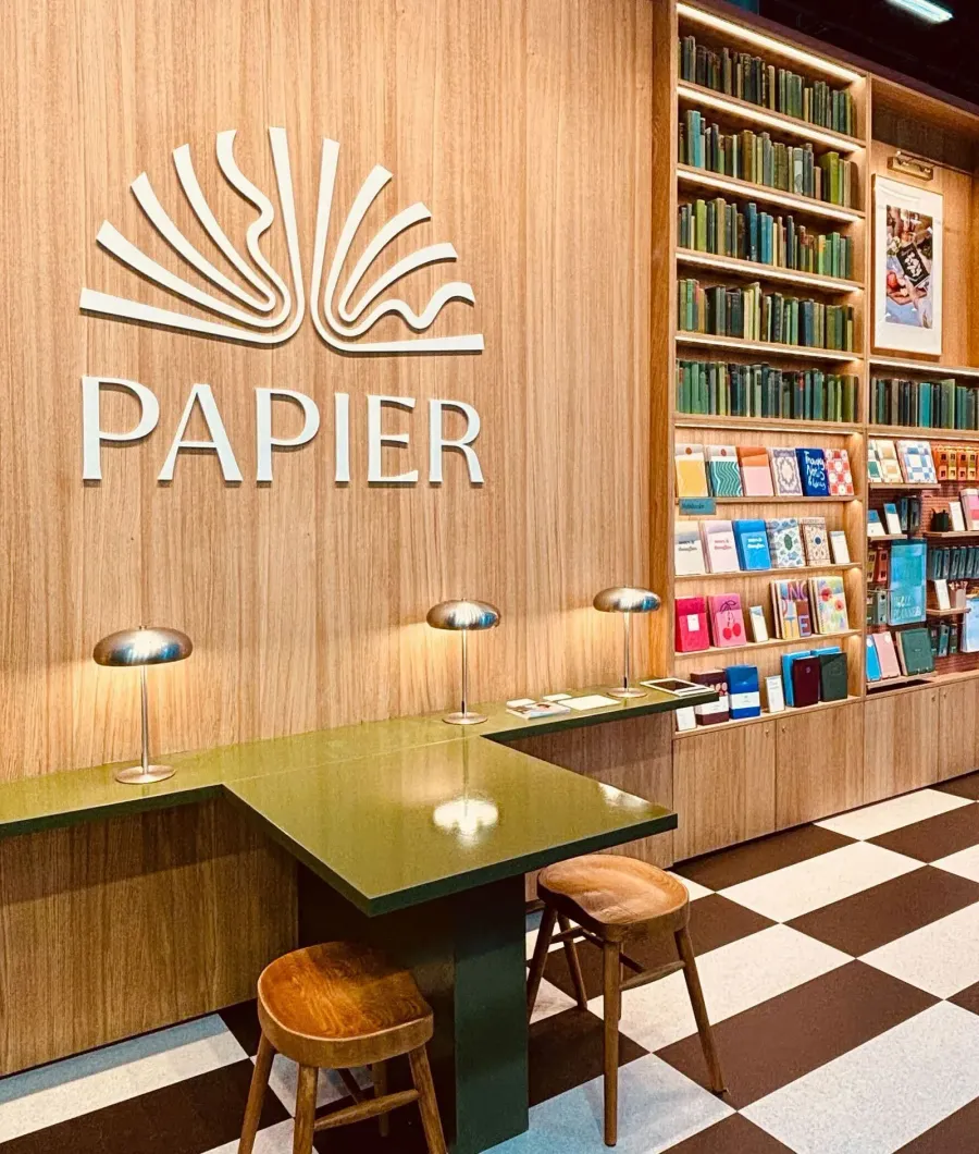 Papier, gallery 16 2